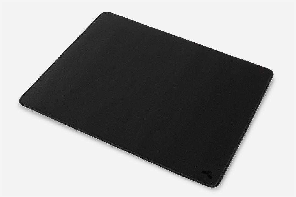 جلوريوس HXL لوحة ماوس الألعاب إصدار Stealth مقاس 16 بوصة × 18 بوصة - أسود